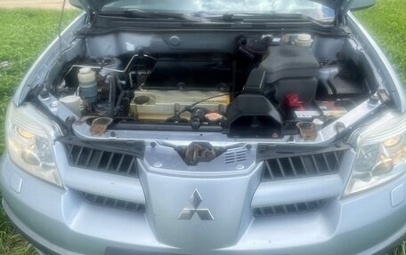 Mitsubishi Outlander III рестайлинг 3, 2004 год, 590 000 рублей, 6 фотография