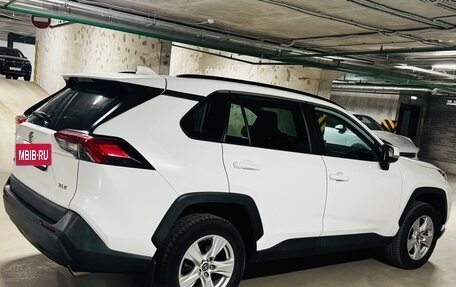 Toyota RAV4, 2019 год, 2 800 000 рублей, 3 фотография