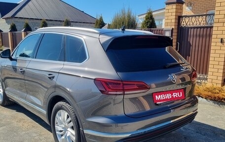 Volkswagen Touareg III, 2019 год, 5 100 000 рублей, 3 фотография