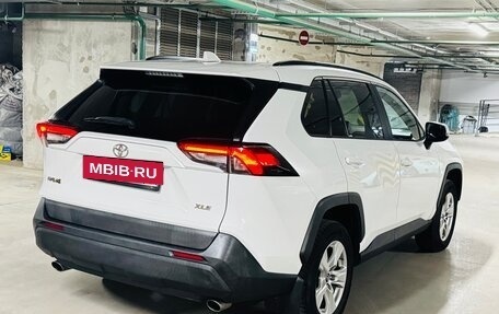 Toyota RAV4, 2019 год, 2 800 000 рублей, 4 фотография