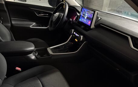 Toyota RAV4, 2019 год, 2 800 000 рублей, 8 фотография