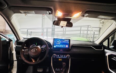 Toyota RAV4, 2019 год, 2 800 000 рублей, 9 фотография