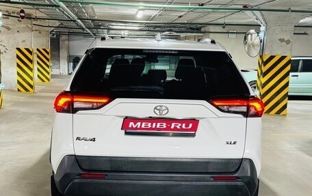 Toyota RAV4, 2019 год, 2 800 000 рублей, 17 фотография