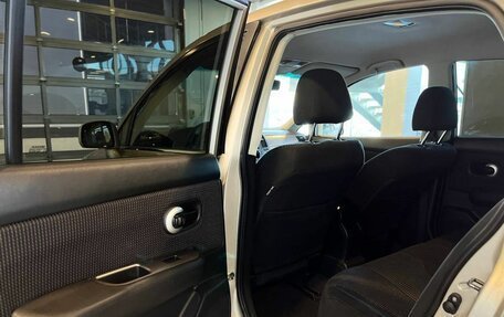 Nissan Tiida, 2010 год, 690 000 рублей, 23 фотография