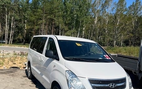 Hyundai Grand Starex Grand Starex I рестайлинг 2, 2013 год, 1 900 000 рублей, 1 фотография