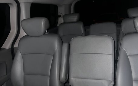 Hyundai Grand Starex Grand Starex I рестайлинг 2, 2013 год, 1 900 000 рублей, 8 фотография