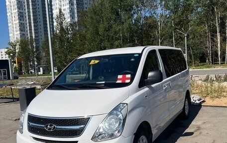 Hyundai Grand Starex Grand Starex I рестайлинг 2, 2013 год, 1 900 000 рублей, 2 фотография