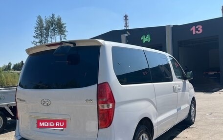 Hyundai Grand Starex Grand Starex I рестайлинг 2, 2013 год, 1 900 000 рублей, 4 фотография