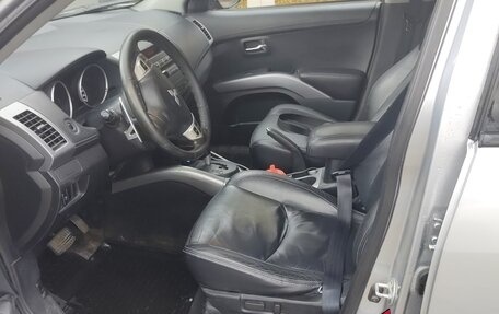 Mitsubishi Outlander III рестайлинг 3, 2011 год, 1 050 000 рублей, 2 фотография
