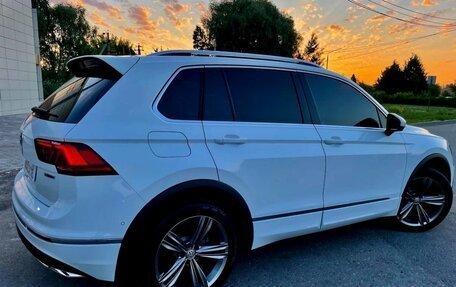 Volkswagen Tiguan II, 2017 год, 2 100 000 рублей, 4 фотография