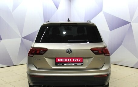 Volkswagen Tiguan II, 2017 год, 2 043 000 рублей, 5 фотография
