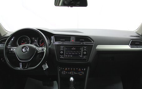 Volkswagen Tiguan II, 2017 год, 2 043 000 рублей, 17 фотография