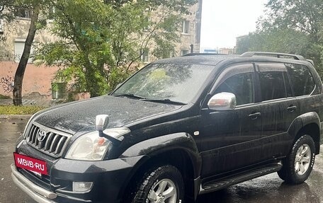 Toyota Land Cruiser Prado 120 рестайлинг, 2006 год, 2 200 000 рублей, 2 фотография