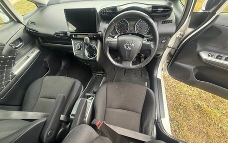 Toyota Wish II, 2011 год, 1 245 000 рублей, 20 фотография
