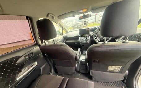 Toyota Wish II, 2011 год, 1 245 000 рублей, 22 фотография