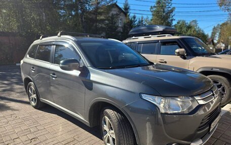 Mitsubishi Outlander III рестайлинг 3, 2014 год, 1 270 000 рублей, 4 фотография