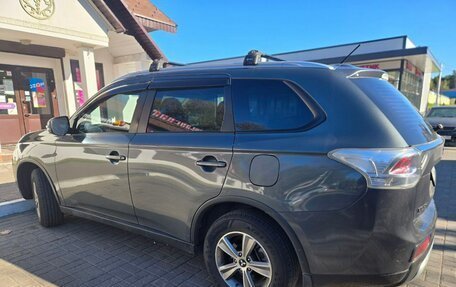 Mitsubishi Outlander III рестайлинг 3, 2014 год, 1 270 000 рублей, 3 фотография