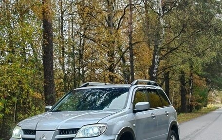 Mitsubishi Outlander III рестайлинг 3, 2005 год, 950 000 рублей, 1 фотография