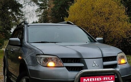 Mitsubishi Outlander III рестайлинг 3, 2005 год, 950 000 рублей, 5 фотография