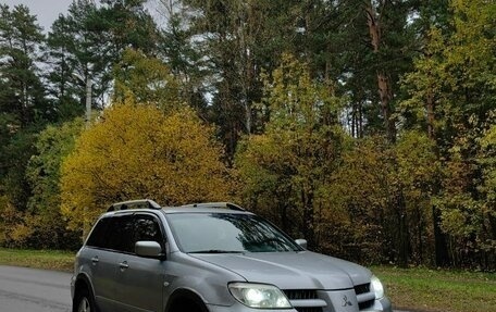 Mitsubishi Outlander III рестайлинг 3, 2005 год, 950 000 рублей, 3 фотография