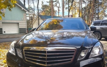 Mercedes-Benz E-Класс, 2011 год, 1 800 000 рублей, 1 фотография