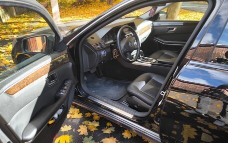 Mercedes-Benz E-Класс, 2011 год, 1 800 000 рублей, 3 фотография