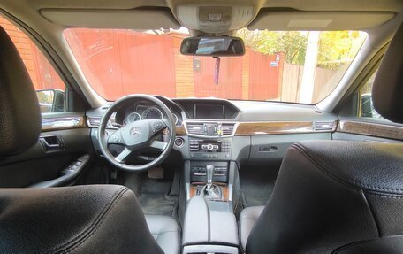 Mercedes-Benz E-Класс, 2011 год, 1 800 000 рублей, 37 фотография