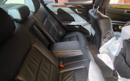 Mercedes-Benz E-Класс, 2011 год, 1 800 000 рублей, 36 фотография