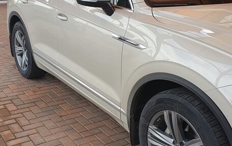 Volkswagen Touareg III, 2021 год, 6 500 000 рублей, 2 фотография