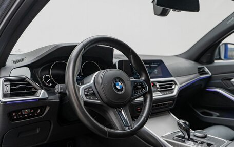 BMW 3 серия, 2019 год, 4 390 000 рублей, 13 фотография