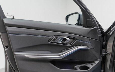 BMW 3 серия, 2019 год, 4 390 000 рублей, 21 фотография