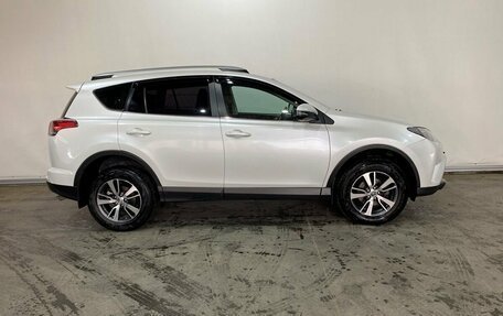 Toyota RAV4, 2018 год, 2 386 000 рублей, 4 фотография