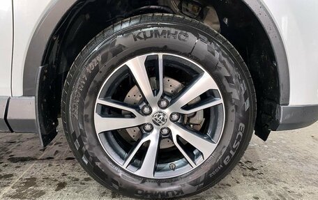 Toyota RAV4, 2018 год, 2 386 000 рублей, 19 фотография
