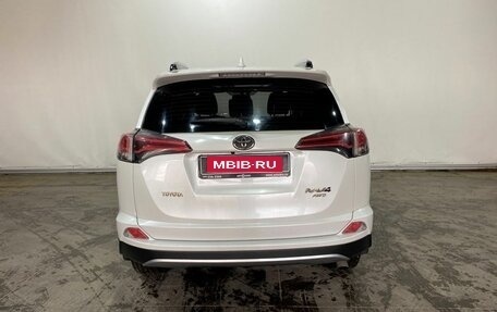 Toyota RAV4, 2018 год, 2 386 000 рублей, 6 фотография