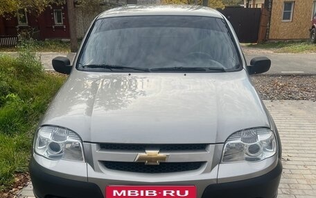 Chevrolet Niva I рестайлинг, 2011 год, 480 000 рублей, 1 фотография