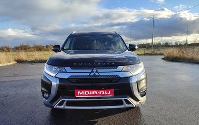 Mitsubishi Outlander III рестайлинг 3, 2019 год, 2 225 000 рублей, 1 фотография