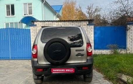 Chevrolet Niva I рестайлинг, 2011 год, 480 000 рублей, 3 фотография