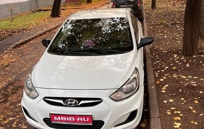 Hyundai Solaris II рестайлинг, 2013 год, 850 000 рублей, 1 фотография