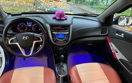 Hyundai Solaris II рестайлинг, 2013 год, 850 000 рублей, 9 фотография