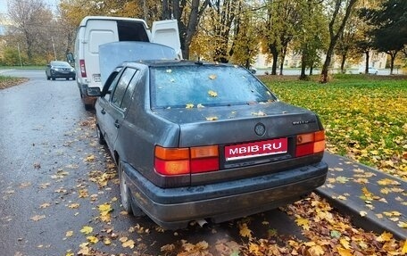 Volkswagen Vento, 1993 год, 95 000 рублей, 1 фотография