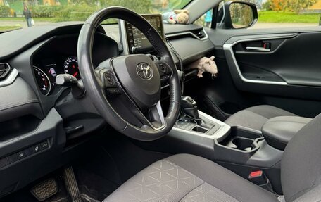 Toyota RAV4, 2021 год, 3 000 000 рублей, 12 фотография