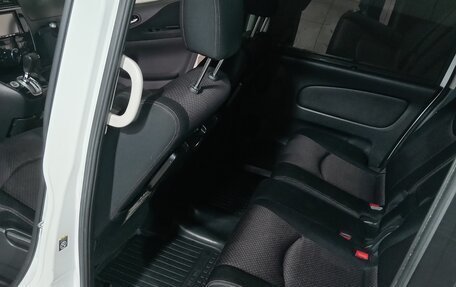 Nissan Serena IV, 2012 год, 650 000 рублей, 10 фотография