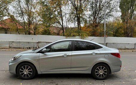Hyundai Solaris II рестайлинг, 2011 год, 750 000 рублей, 3 фотография