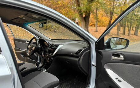 Hyundai Solaris II рестайлинг, 2011 год, 750 000 рублей, 11 фотография