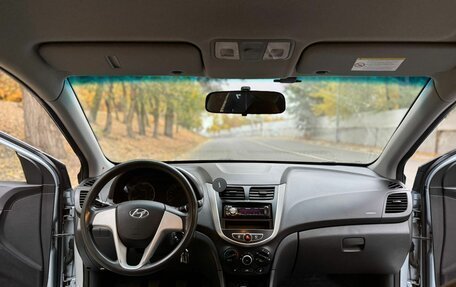Hyundai Solaris II рестайлинг, 2011 год, 750 000 рублей, 10 фотография