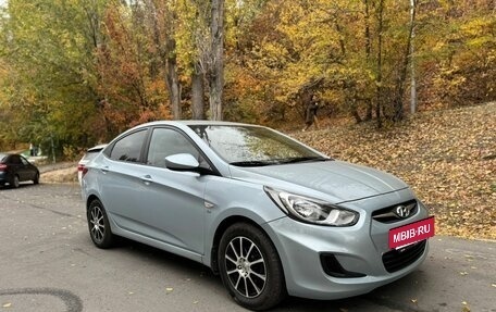 Hyundai Solaris II рестайлинг, 2011 год, 750 000 рублей, 8 фотография