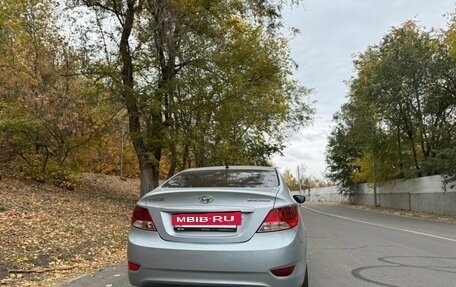 Hyundai Solaris II рестайлинг, 2011 год, 750 000 рублей, 13 фотография