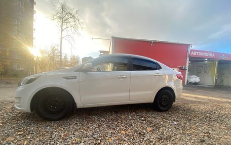 KIA Rio III рестайлинг, 2013 год, 730 000 рублей, 3 фотография