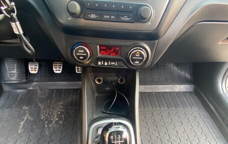 KIA Rio III рестайлинг, 2013 год, 730 000 рублей, 16 фотография