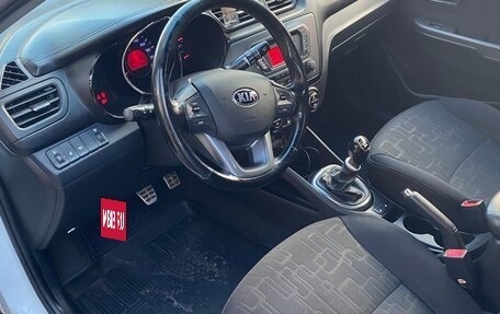KIA Rio III рестайлинг, 2013 год, 730 000 рублей, 25 фотография